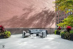 200 E Delaware Pl, Chicago, IL 60611 - Photo 21