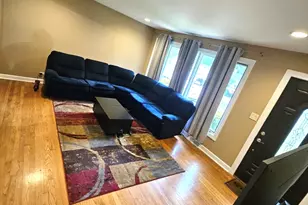 978 E Capri Dr, Palatine, IL 60074 - Photo 7