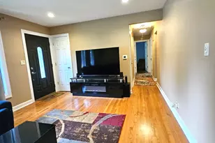 978 E Capri Dr, Palatine, IL 60074 - Photo 5