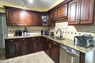 978 E Capri Dr, Palatine, IL 60074 - Photo 11
