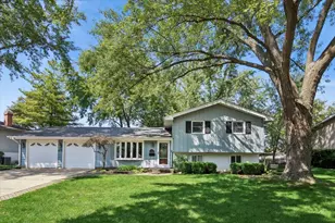 608 Norwood Ln, Schaumburg, IL 60193 - Photo 1