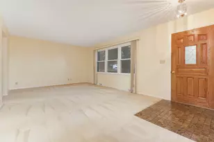 1113 Andover St, Bloomington, IL 61704 - Photo 5