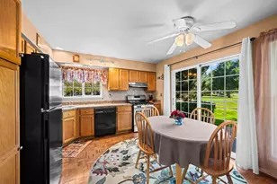 1343 Ridgefield Cir, Carol Stream, IL 60188 - Photo 3