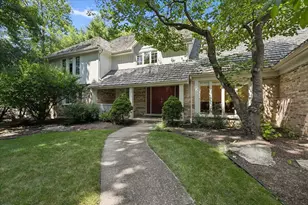 30 Brierfield Ct, Lake Bluff, IL 60044 - Photo 1