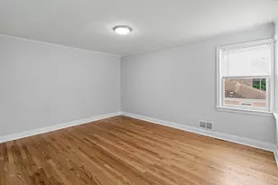 6328 N Whipple St, Chicago, IL 60659 - Photo 13