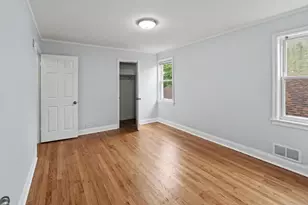 6328 N Whipple St, Chicago, IL 60659 - Photo 15