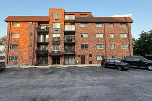 7110 W 93rd Pl, Oak Lawn, IL 60453 - Photo 1