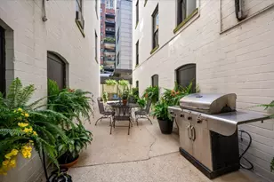 1235 N Astor St, Chicago, IL 60610 - Photo 35