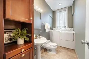 1235 N Astor St, Chicago, IL 60610 - Photo 25