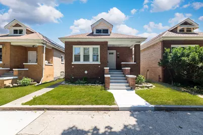 5535 S Fairfield Avenue, Chicago, IL 60629 - Photo 1