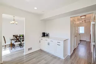 293 Barclay Dr, Glendale Heights, IL 60139 - Photo 5