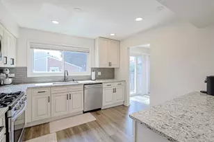 293 Barclay Dr, Glendale Heights, IL 60139 - Photo 7