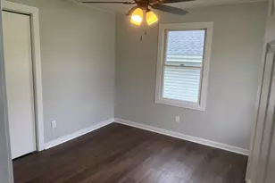 527 E 17th St, Lockport, IL 60441 - Photo 11