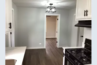 527 E 17th Street, Lockport, IL 60441 - Photo 9