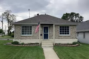527 E 17th St, Lockport, IL 60441 - Photo 1