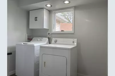 527 E 17th Street, Lockport, IL 60441 - Photo 19
