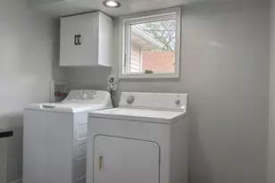 527 E 17th St, Lockport, IL 60441 - Photo 19