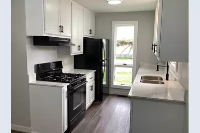 527 E 17th Street, Lockport, IL 60441 - Photo 7