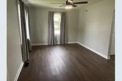 527 E 17th Street, Lockport, IL 60441 - Photo 5