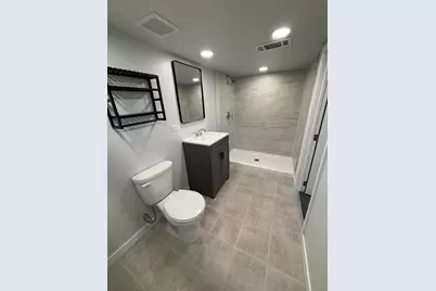527 E 17th Street, Lockport, IL 60441 - Photo 13