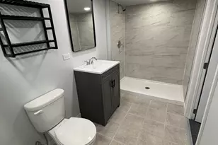527 E 17th St, Lockport, IL 60441 - Photo 13