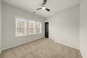 7641 S Phillips Ave, Chicago, IL 60649 - Photo 17