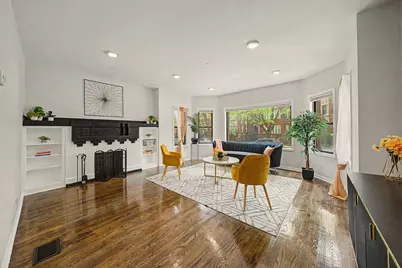 7641 S Phillips Avenue, Chicago, IL 60649 - Photo 3