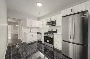 7641 S Phillips Ave, Chicago, IL 60649 - Photo 19