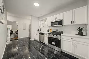 7641 S Phillips Ave, Chicago, IL 60649 - Photo 9