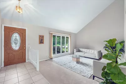 852 Woodmar Drive, Crystal Lake, IL 60014 - Photo 5