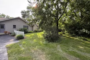 3940 Gloucester Dr, Crete, IL 60417 - Photo 5