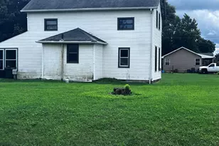 422 N Evergreen St, Onarga, IL 60955 - Photo 3