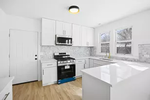 2908 Oakwood Ave, McHenry, IL 60051 - Photo 7