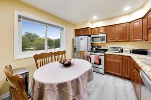 8647 Gregory Ln, Des Plaines, IL 60016 - Photo 7