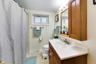 8647 Gregory Ln, Des Plaines, IL 60016 - Photo 13