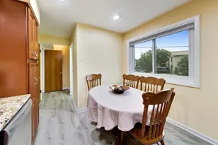 8647 Gregory Ln, Des Plaines, IL 60016 - Photo 9