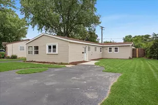 693 Minerva Ave, Wauconda, IL 60084 - Photo 1