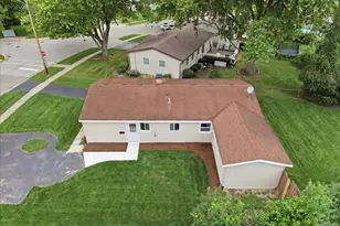693 Minerva Ave, Wauconda, IL 60084 - Photo 7