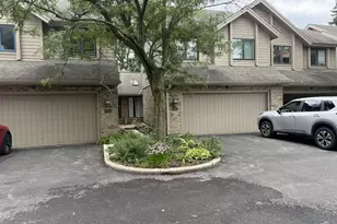 7912 S Garfield Ave, Burr Ridge, IL 60527 - Photo 1