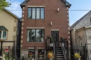 539 W 44th Pl, Chicago, IL 60609 - Photo 1
