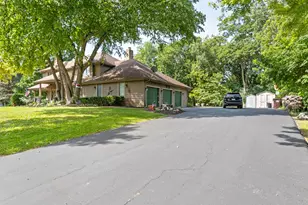 7701 Old Post Rd, Crystal Lake, IL 60014 - Photo 5