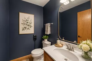 1262 Knollwood Cir, Crystal Lake, IL 60014 - Photo 11