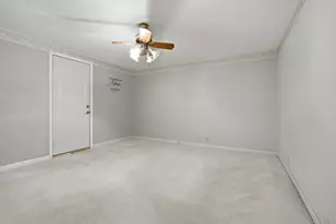 100 E Lincoln Dr, Cooksville, IL 61730 - Photo 17