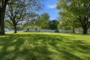 100 E Lincoln Dr, Cooksville, IL 61730 - Photo 39