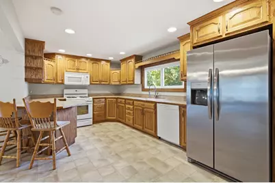 100 E Lincoln Drive, Cooksville, IL 61730 - Photo 13