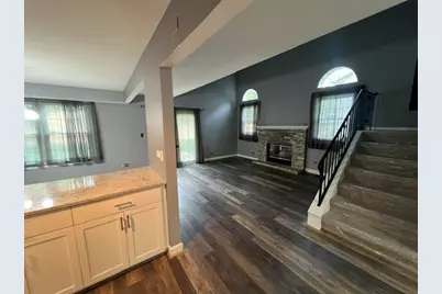 801 N Tamarac Boulevard, Addison, IL 60101 - Photo 7