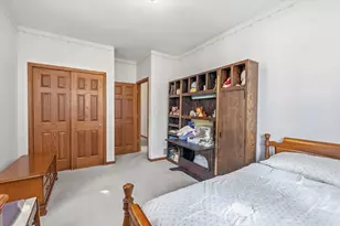 341 Old Darby Ln, Winthrop Harbor, IL 60096 - Photo 23