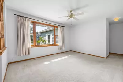 341 Old Darby Lane, Winthrop Harbor, IL 60096 - Photo 3