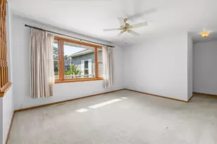 341 Old Darby Ln, Winthrop Harbor, IL 60096 - Photo 3