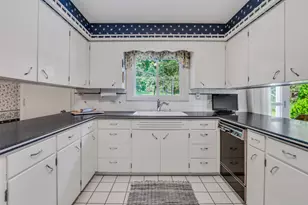 2414 Sunset Ave, Waukegan, IL 60087 - Photo 9